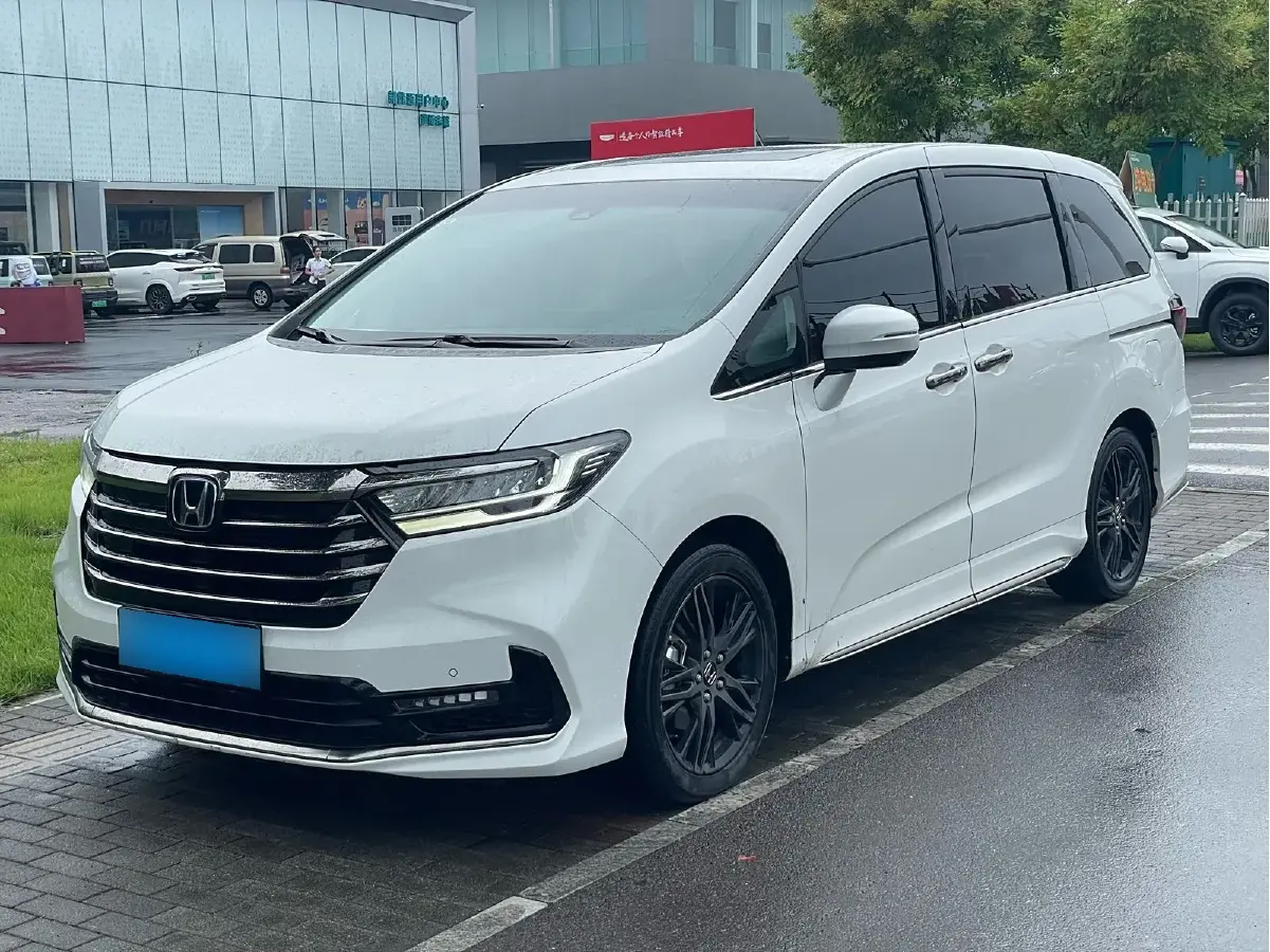 2022 Honda Odyssey 2.0L 146HP L4 E-CVT Hybrid