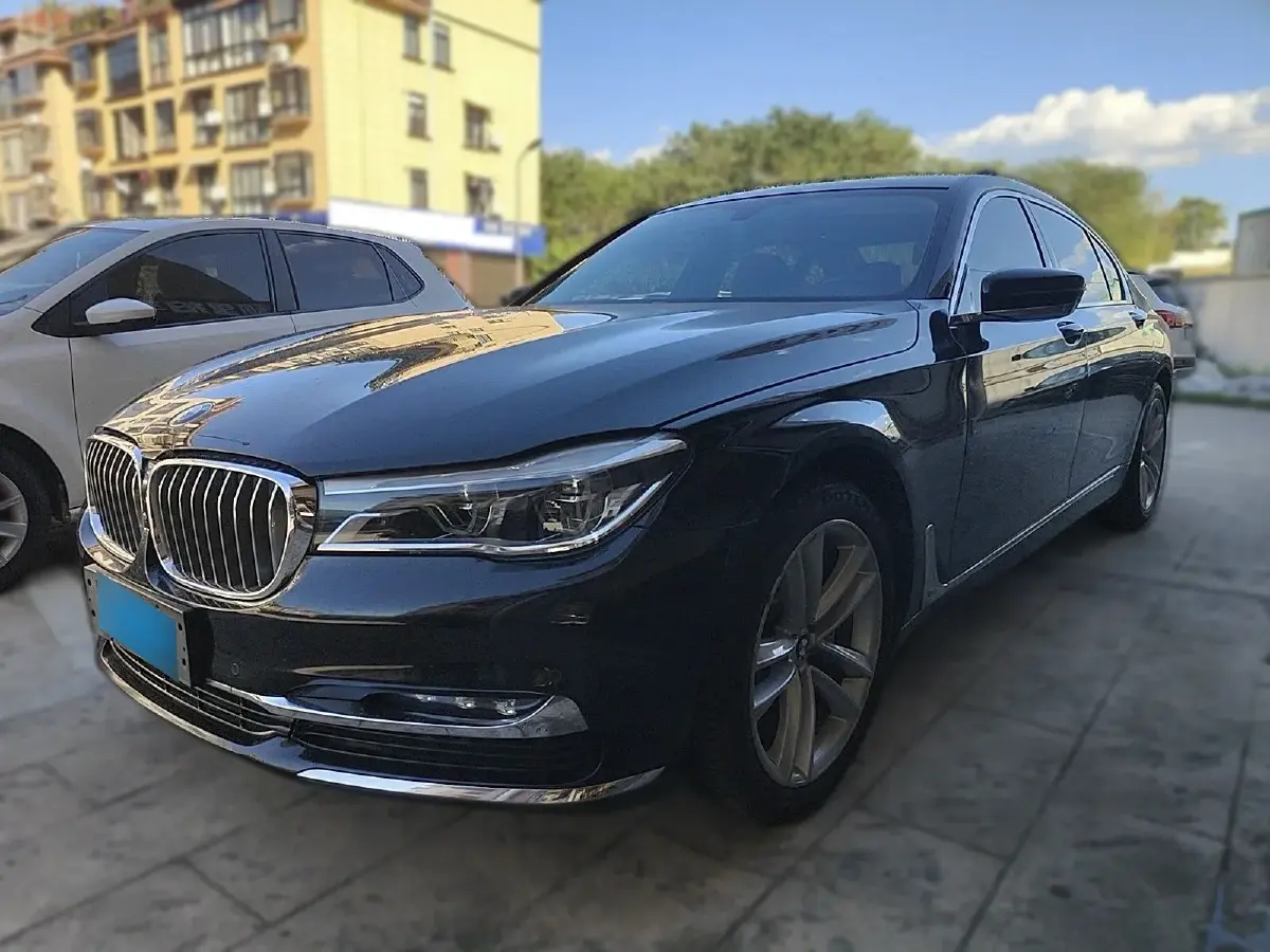 2018 BMW 7 Series 2.0T 258HP L4 8AT