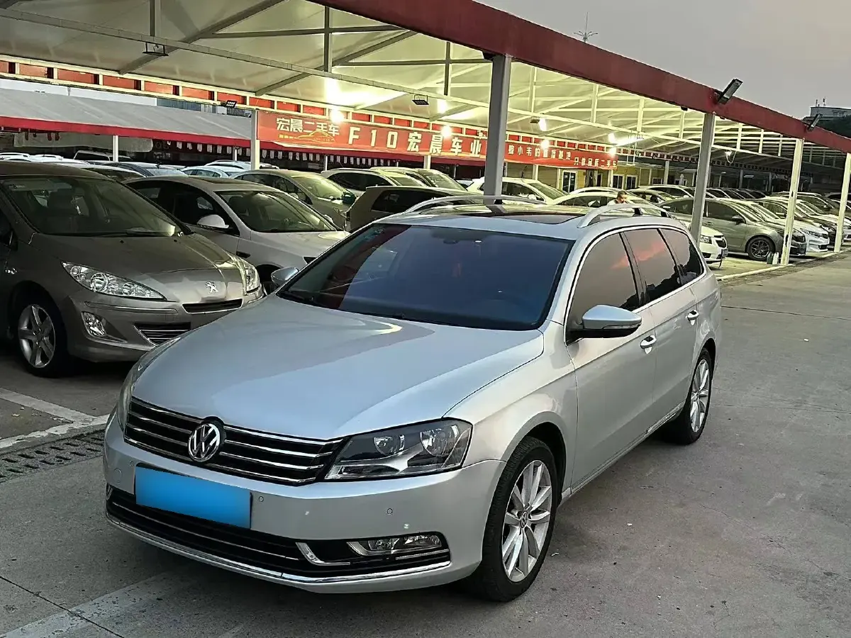 2012 Volkswagen Magotan 2.0T 211HP L4 6DCT