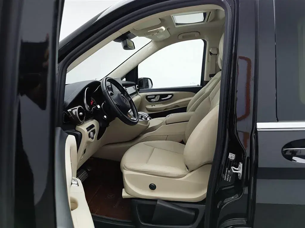 2018 Mercedes-Benz V Class 2.0T 211HP L4 7AT