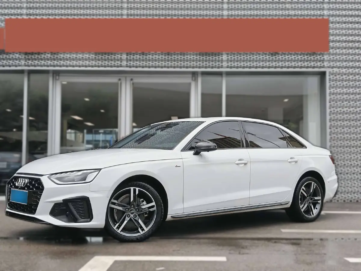 2023 Audi A4L 2.0T 190HP L4 7DCT