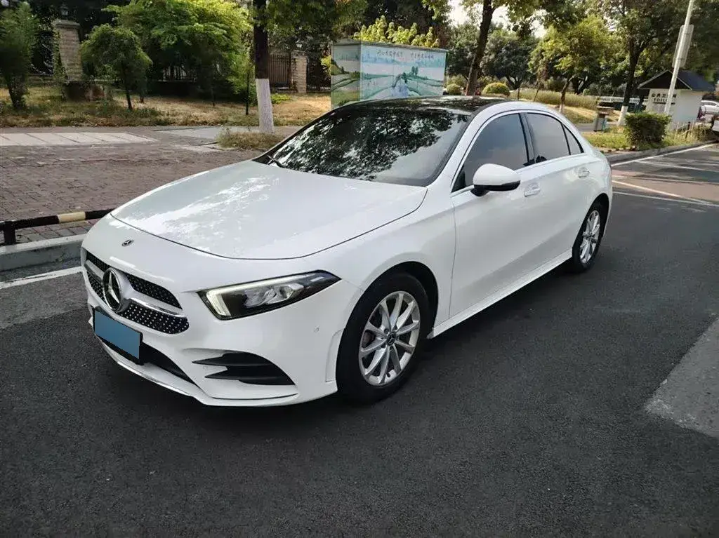 2021 Mercedes-Benz A Class 1.3T 163HP L4 7DCT