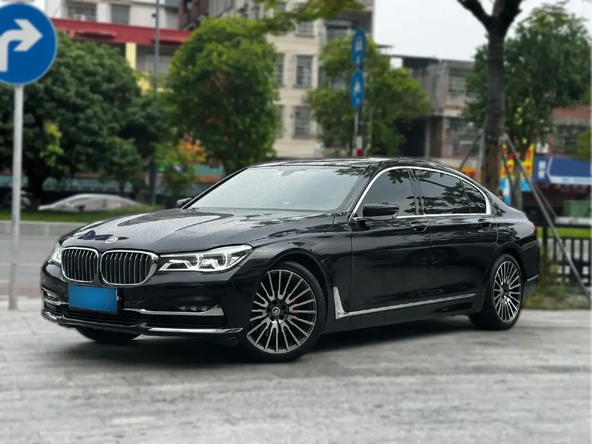 2018 BMW 7 Series 2.0T 258HP L4 8AT
