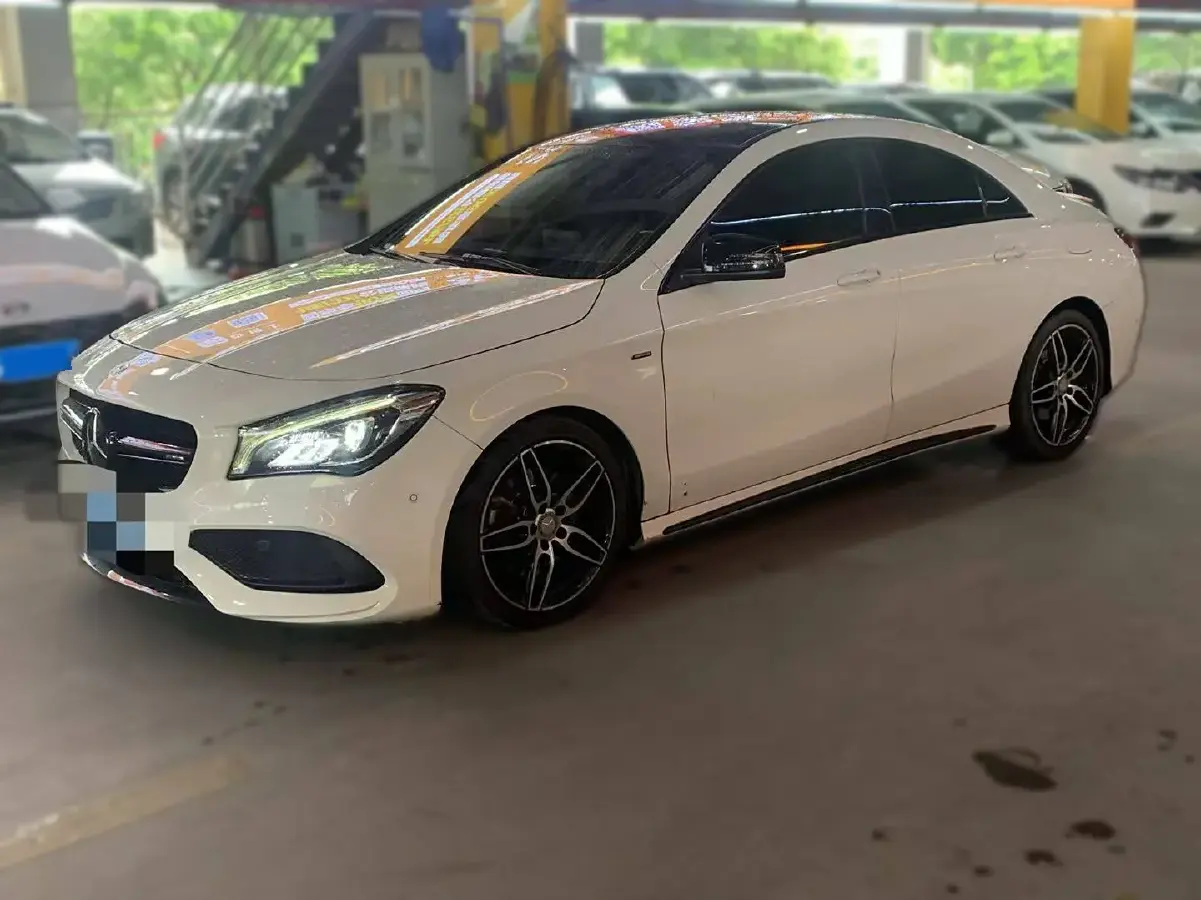 2017 Mercedes-Benz CLA Class 2.0T 184HP L4 7DCT