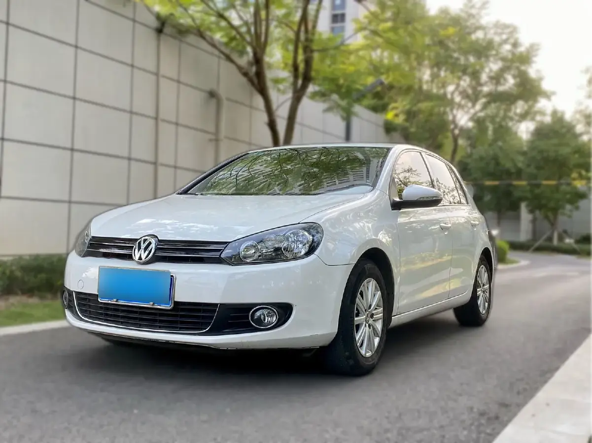 2012 Volkswagen Golf 1.6L 105HP L4 6AT