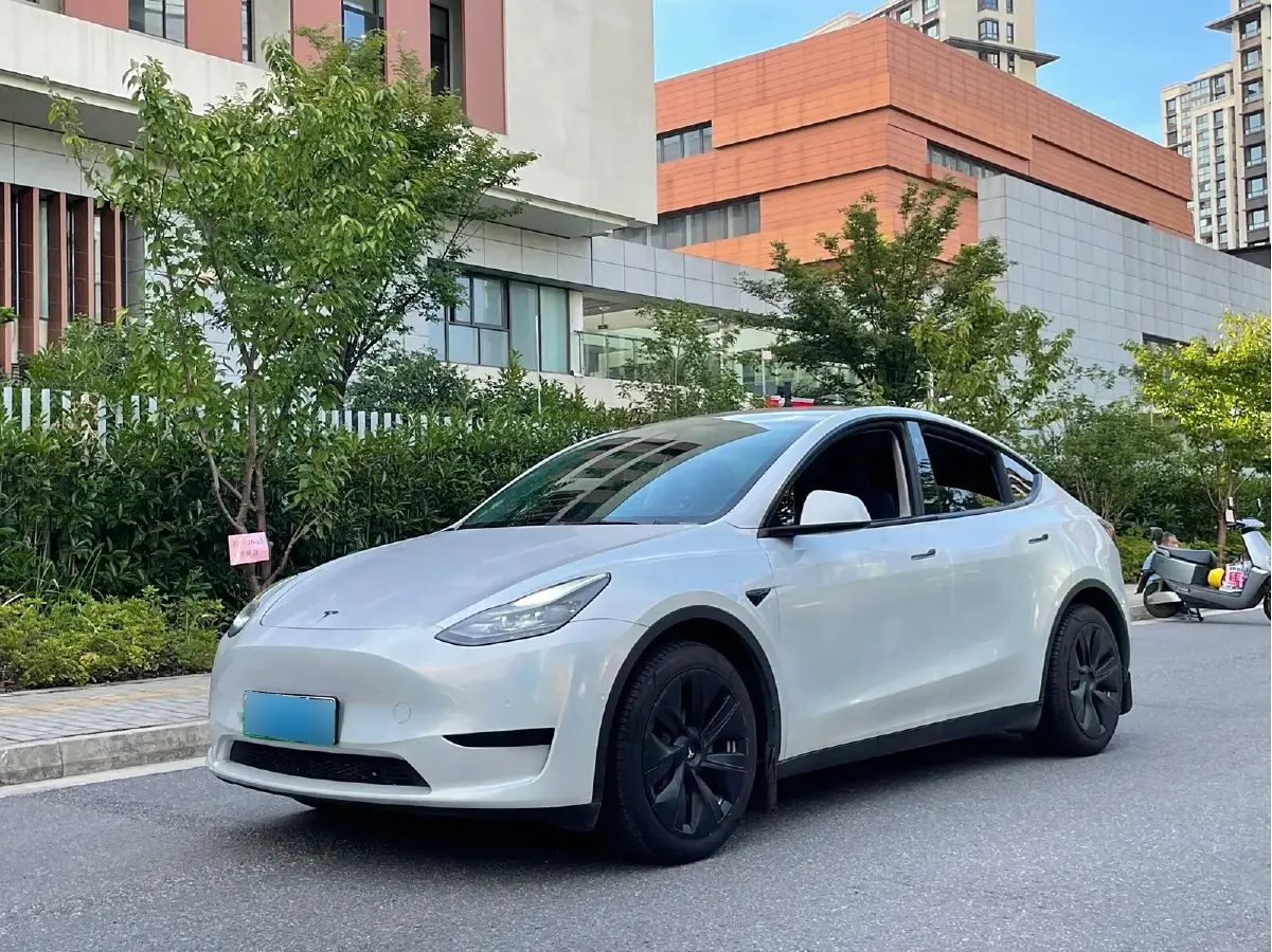 2022 Tesla Model Y BEV 60KWH