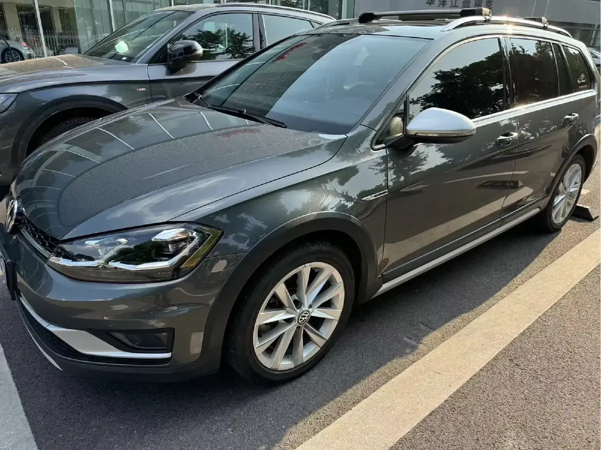2019 Volkswagen Golf 1.8T 180HP L4 6DCT