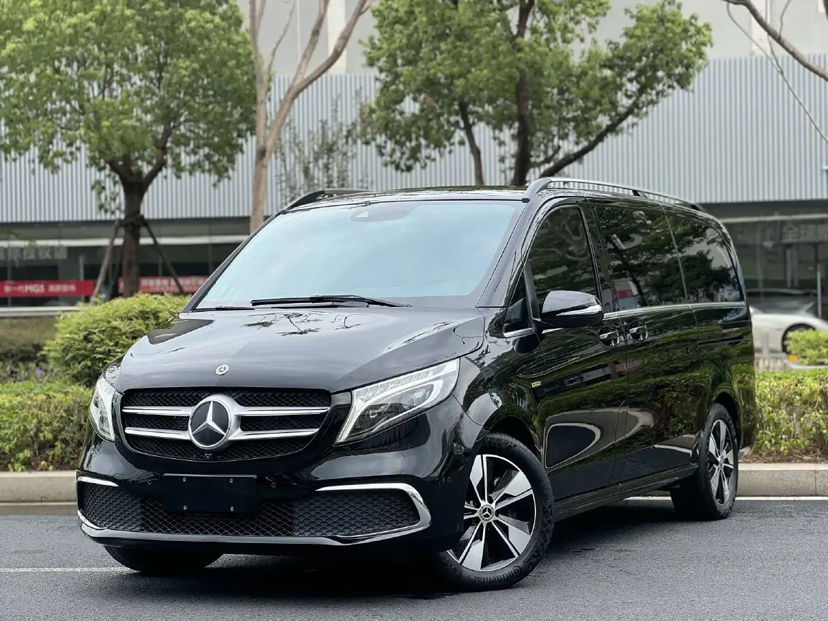 2022 Mercedes-Benz V Class 2.0T 211HP L4 9AT