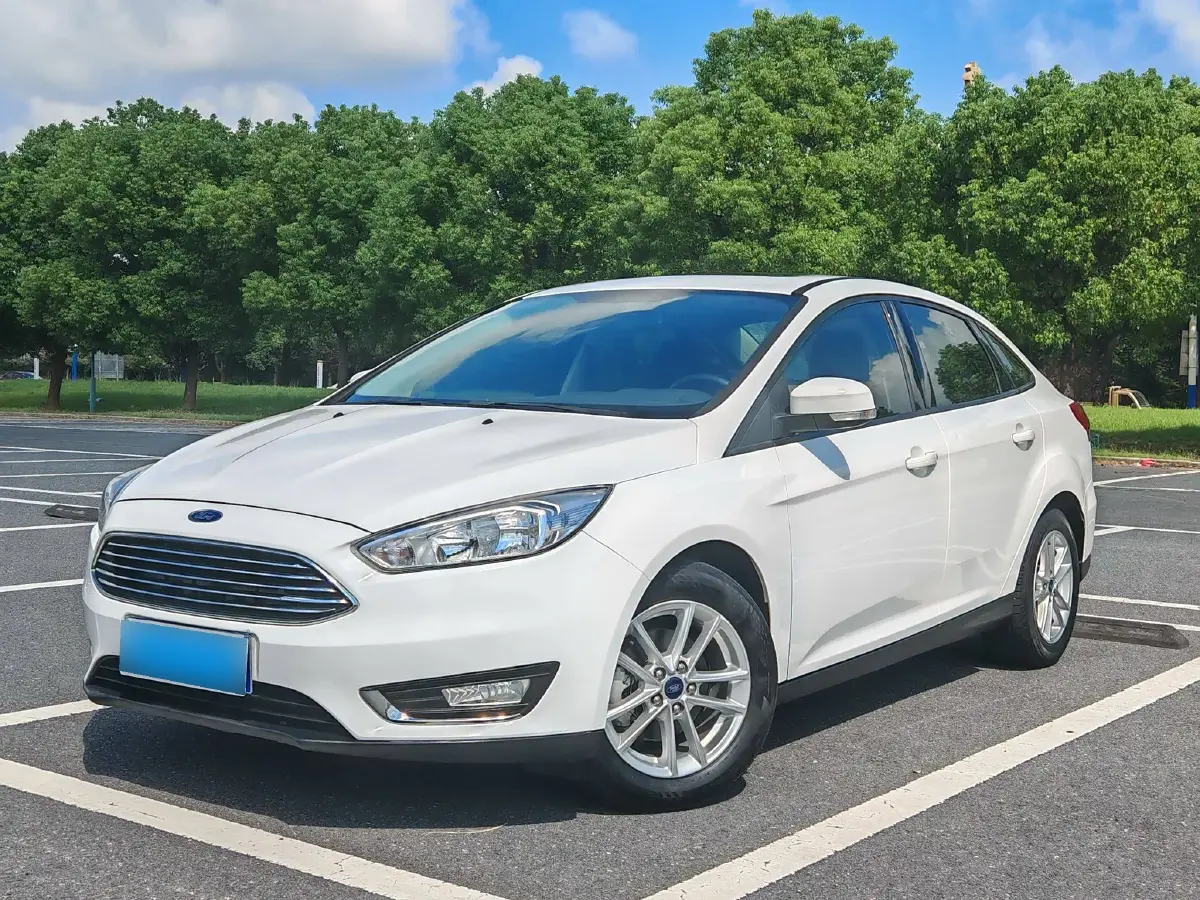 2015 Ford Focus 1.6L 125HP L4 6DCT