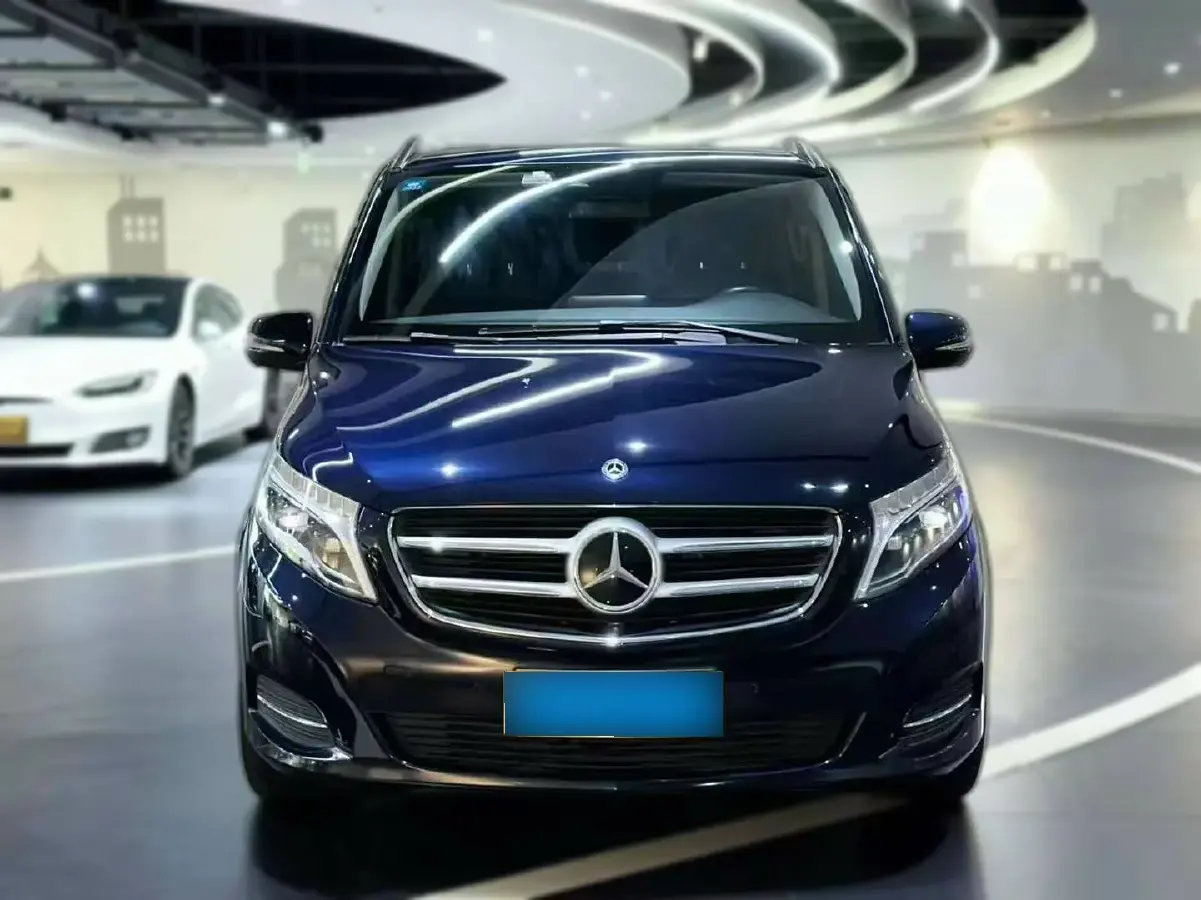 2018 Mercedes-Benz V Class 2.0T 211HP L4 7AT
