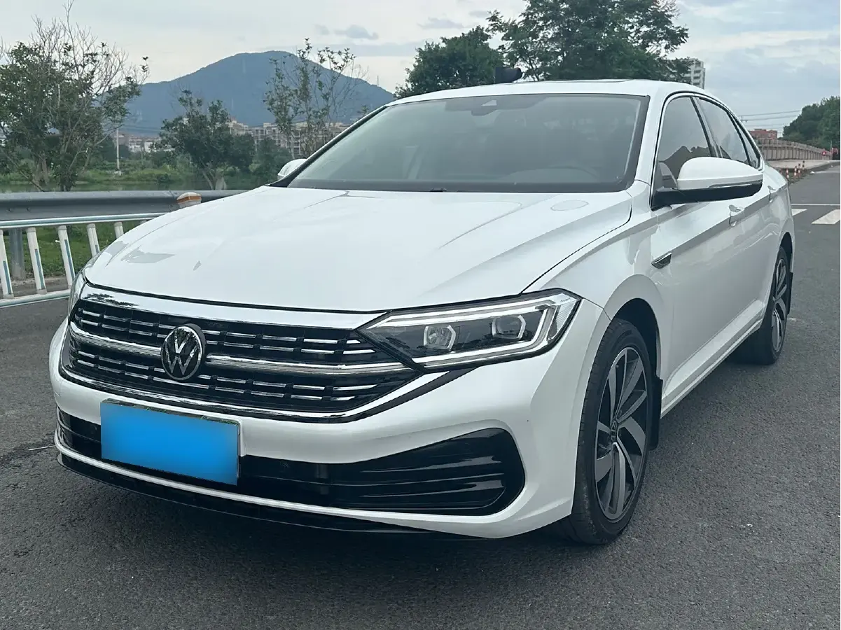 2024 Volkswagen Sagitar 1.5T 160HP L4 7DCT