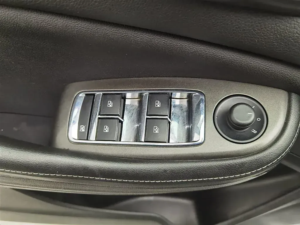 2013 Chevrolet Malibu 1.6T 184HP L4 6AT,autocango,china used car exporter,china ev exporter,chinese used car exporter,chinese used ev exporter