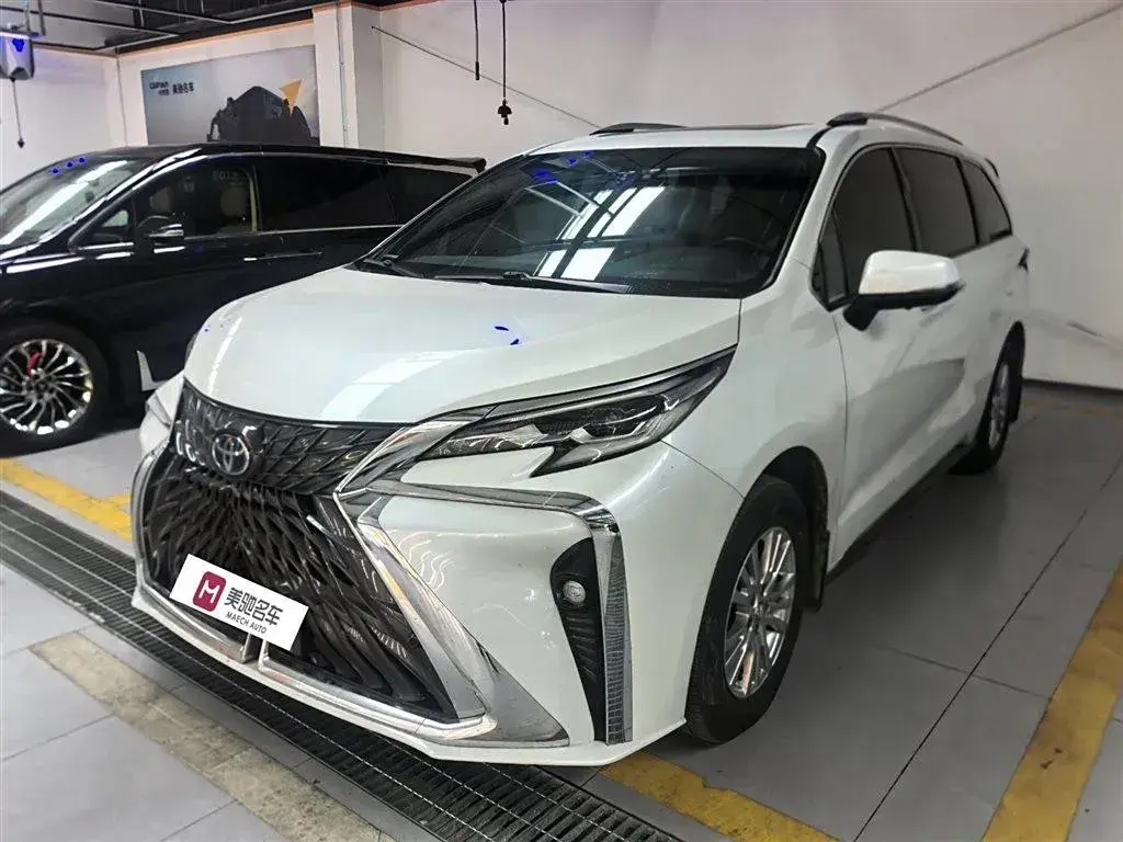 2021 Toyota Sienna 2.5L 192HP L4 E-CVT Hybrid