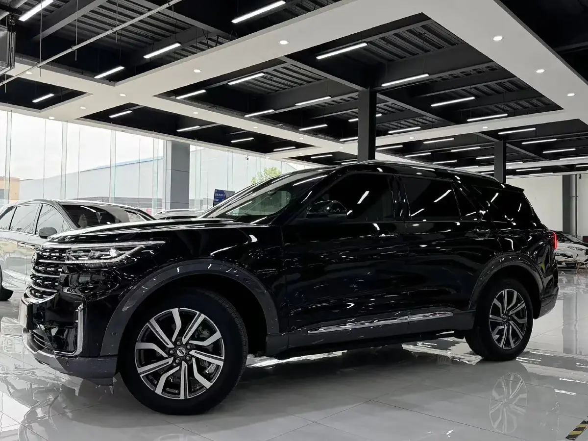 2023 Ford Explorer 2.3T 276HP L4 10AT