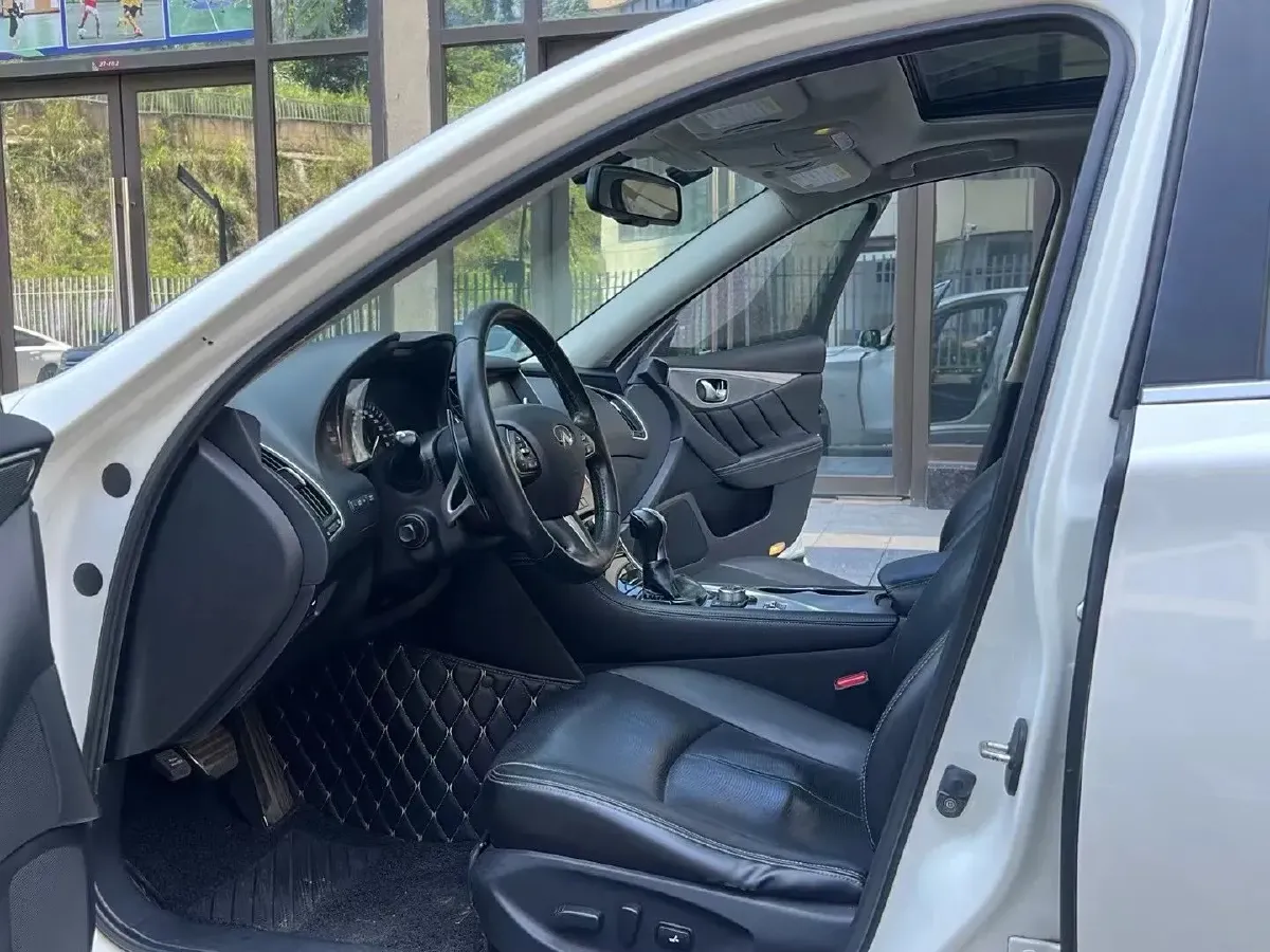 2014 Infiniti Q50 3.7L 351HP V6 7AT,autocango,china used car exporter,china ev exporter,chinese used car exporter,chinese used ev exporter