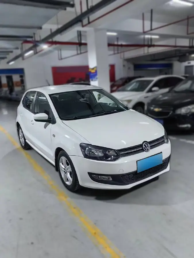 2013 Volkswagen Polo 1.6L 105HP L4 6AT