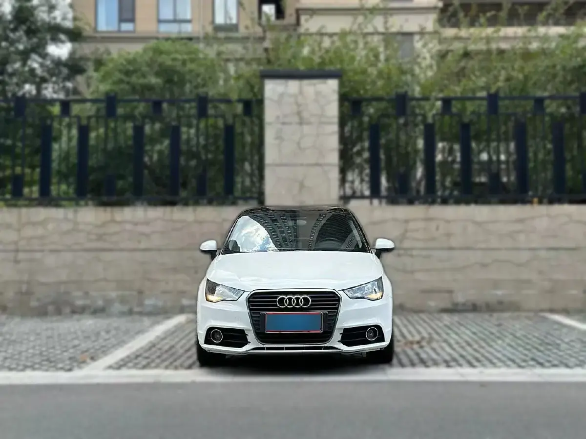 2012 Audi A1 1.4T 122HP L4 7DCT