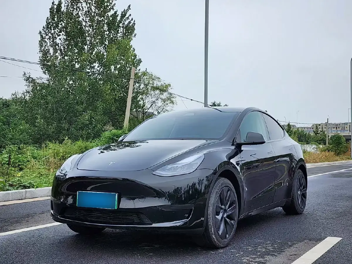 2023 Tesla Model Y BEV 60KWH