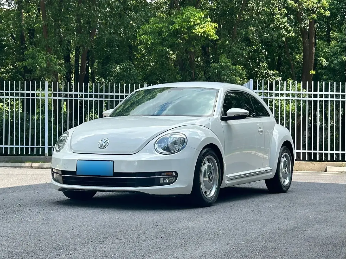 2013 Volkswagen Beetle 1.4T 160HP L4 7DCT