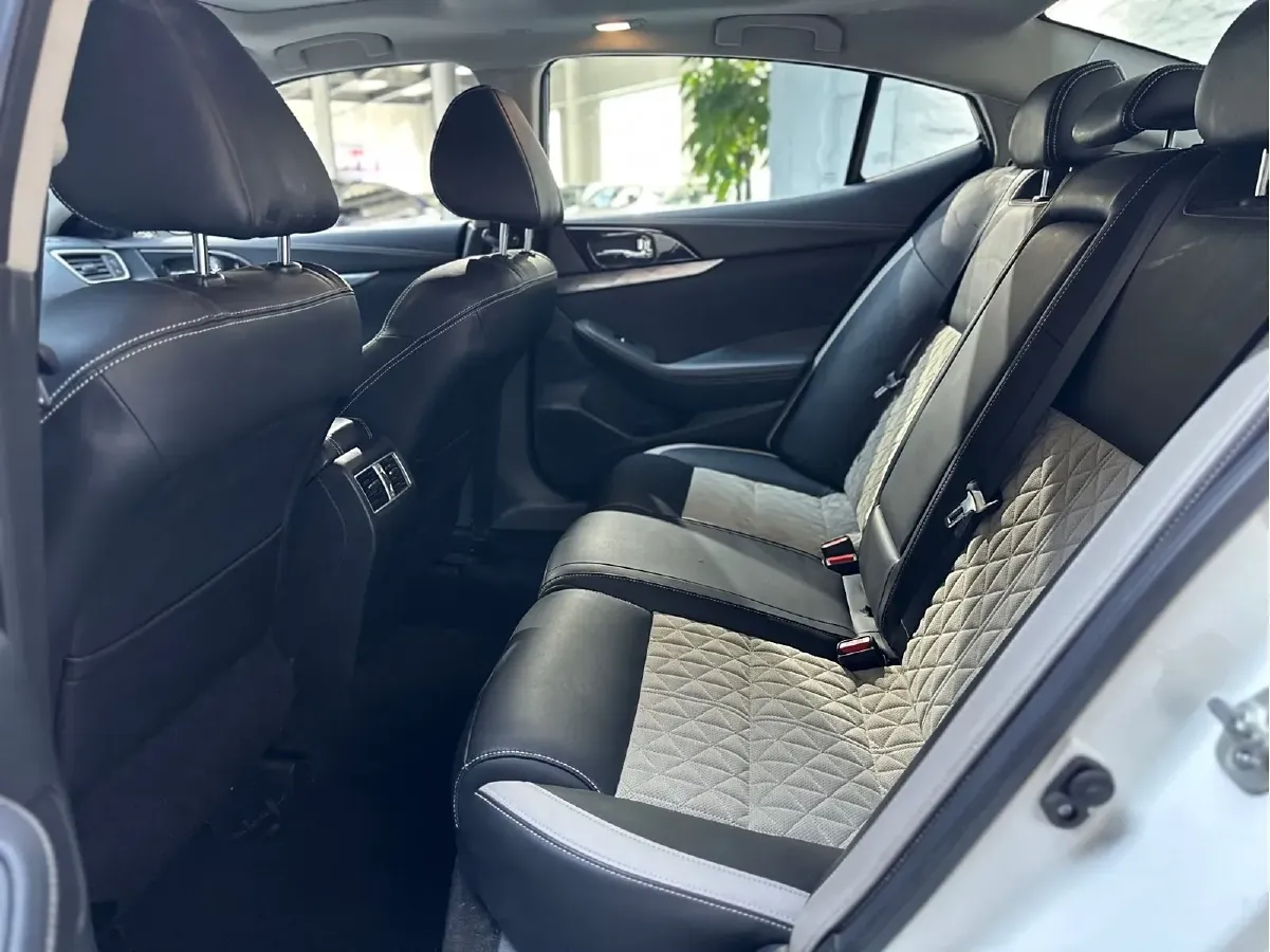 2016 Nissan Maxima 2.5L 186HP L4 CVT,autocango,china used car exporter,china ev exporter,chinese used car exporter,chinese used ev exporter