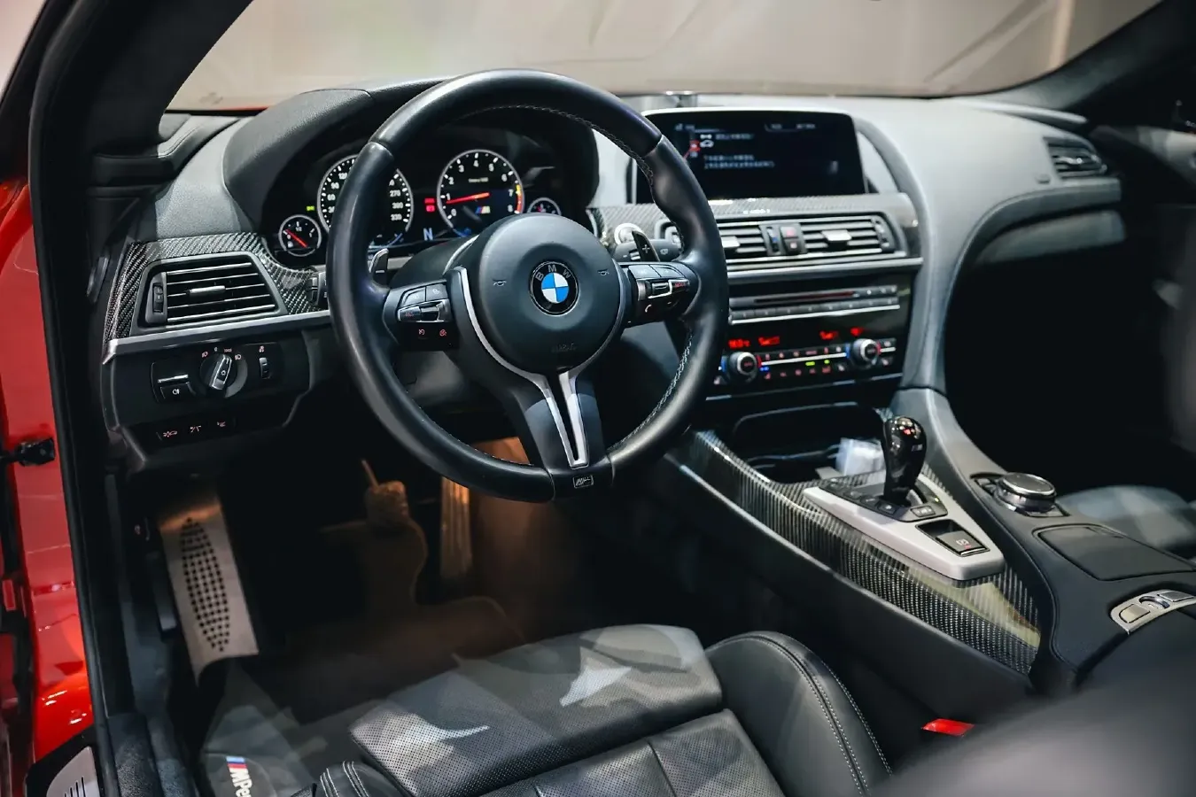 2013 BMW M6 4.4T 560HP V8 7DCT,autocango,china used car exporter,china ev exporter,chinese used car exporter,chinese used ev exporter