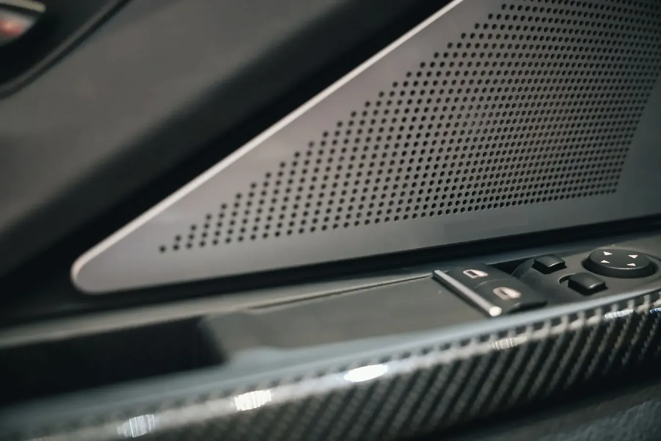 2013 BMW M6 4.4T 560HP V8 7DCT,autocango,china used car exporter,china ev exporter,chinese used car exporter,chinese used ev exporter