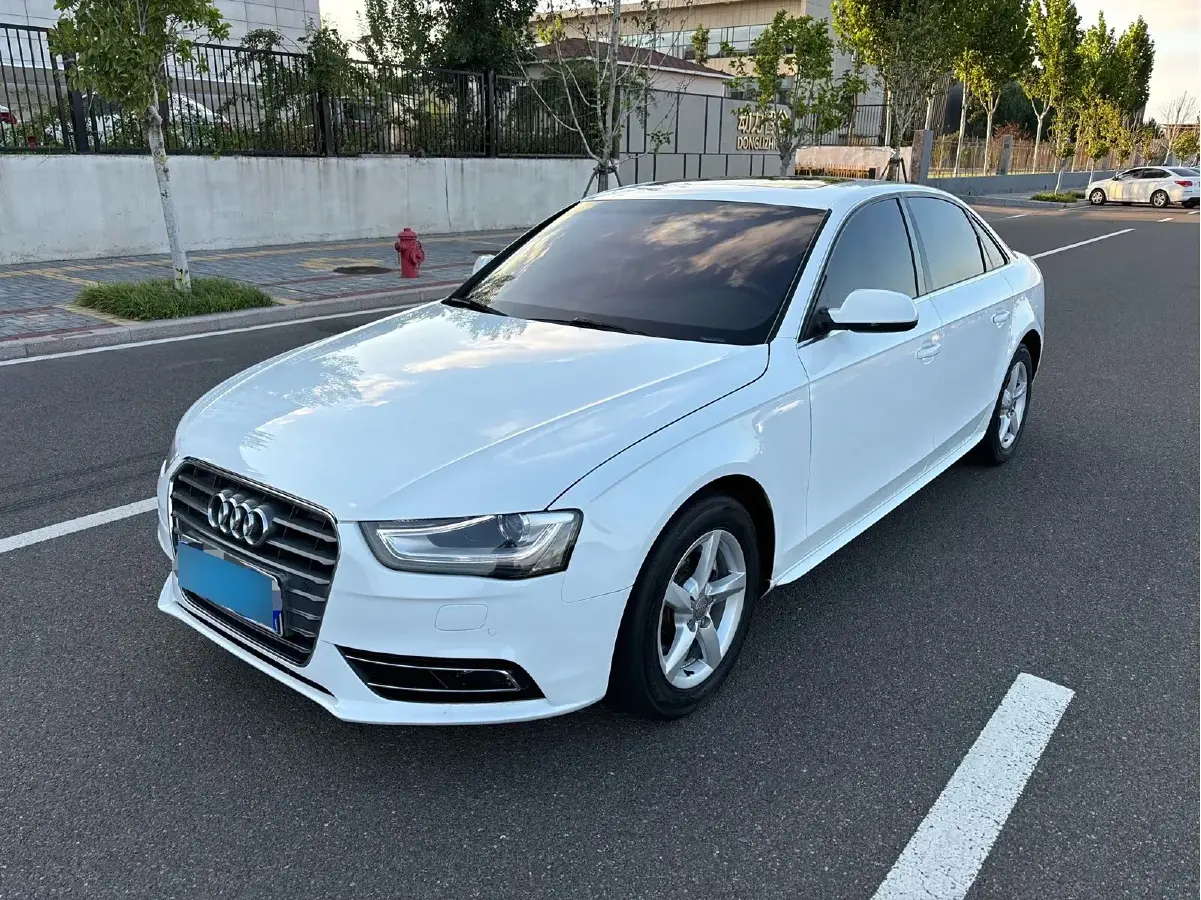 2015 Audi A4L 2.0T 180HP L4 CVT