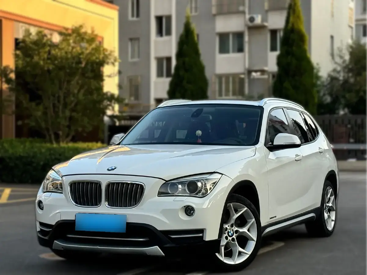 2013 BMW X1 2.0T 184HP L4 8AT