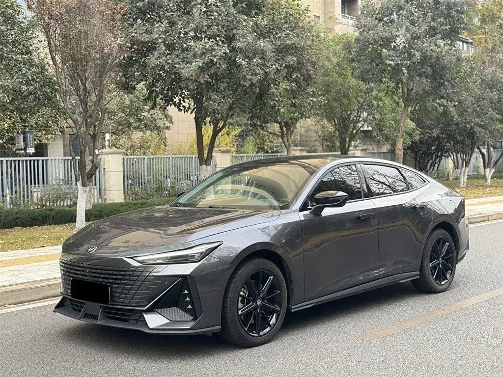 2023 ChangAn UNI-V iDD 1.5T 170HP L4 6TCT PHEV 18.4KWH