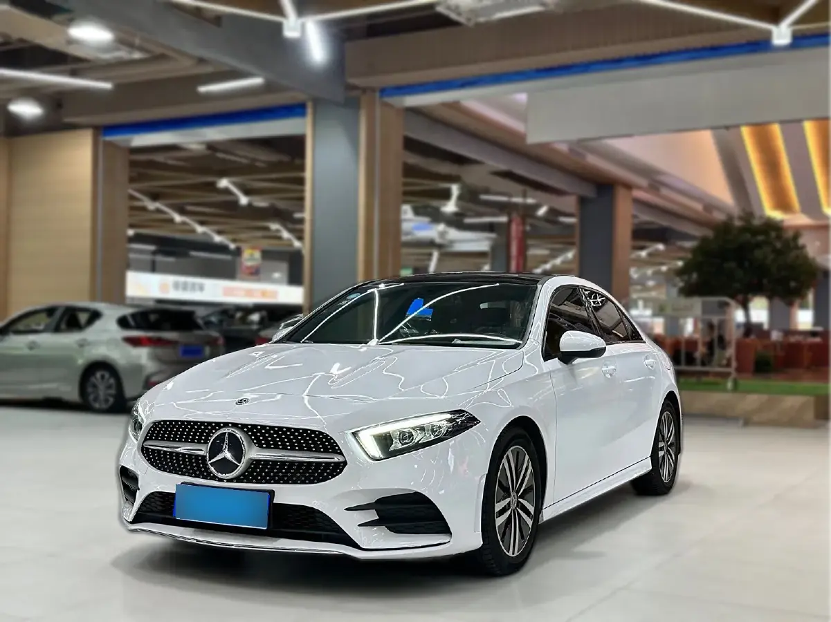2019 Mercedes-Benz A Class 1.3T 136HP L4 7DCT
