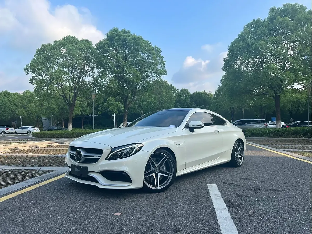 2016 Mercedes-Benz C AMG 4.0T 476HP V8 7AT