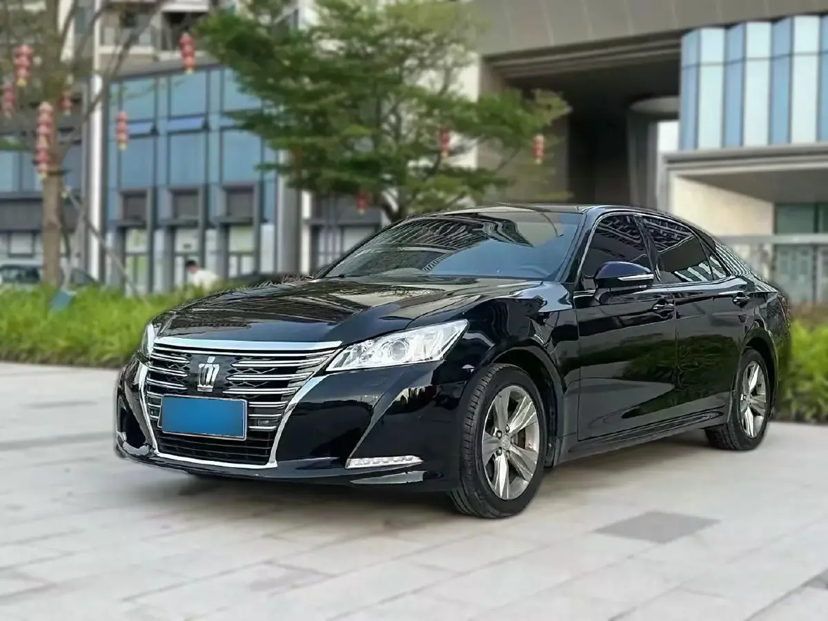2015 Toyota Crown 2.5L 193HP V6 6AT