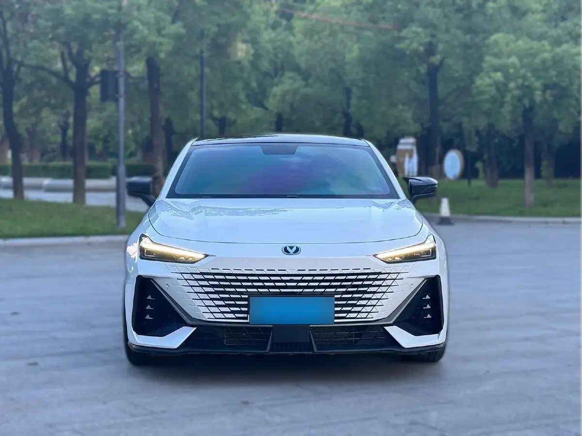 2022 ChangAn UNI-V 1.5T 188HP L4 7DCT