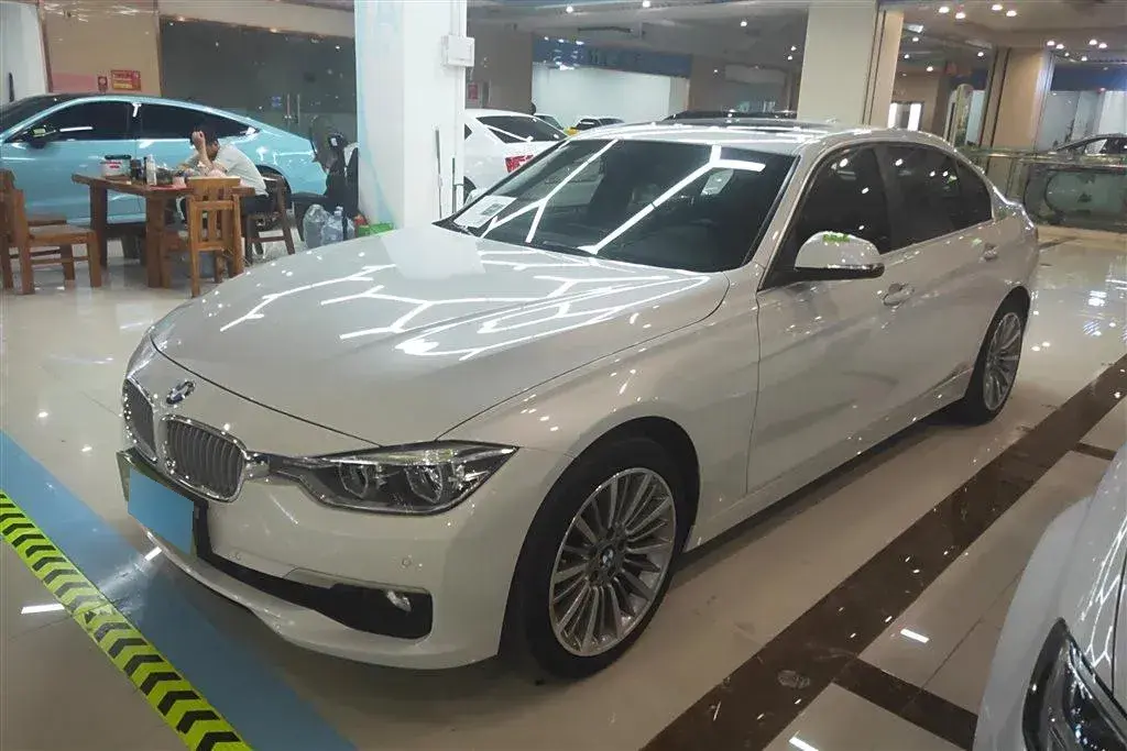 2019 BMW 3 Series 2.0T 184HP L4 8AT