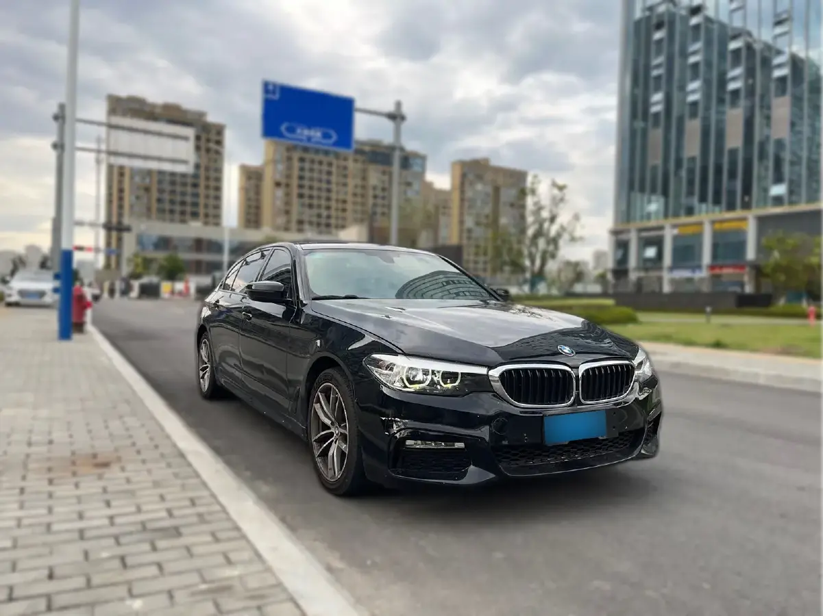 2019 BMW 5 Series 2.0T 184HP L4 8AT