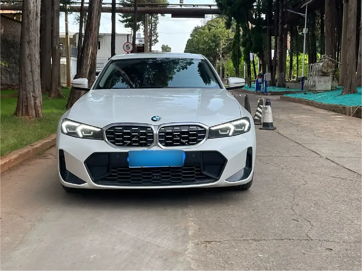 2023 BMW 3 Series 2.0T 184HP L4 8AT