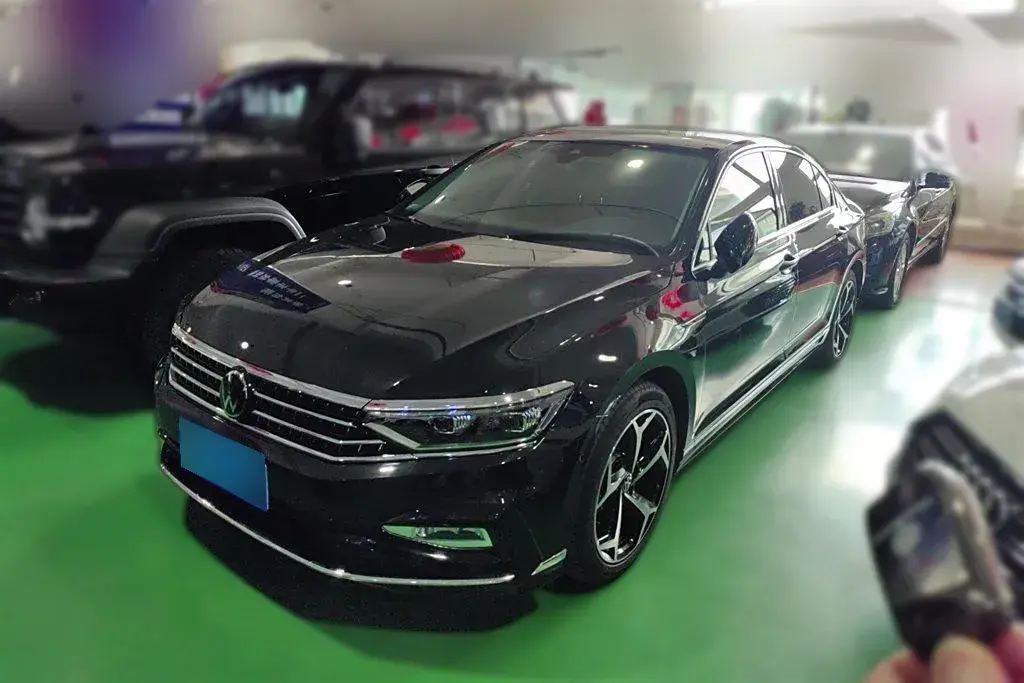 2023 Volkswagen Magotan 2.0T 220HP L4 7DCT