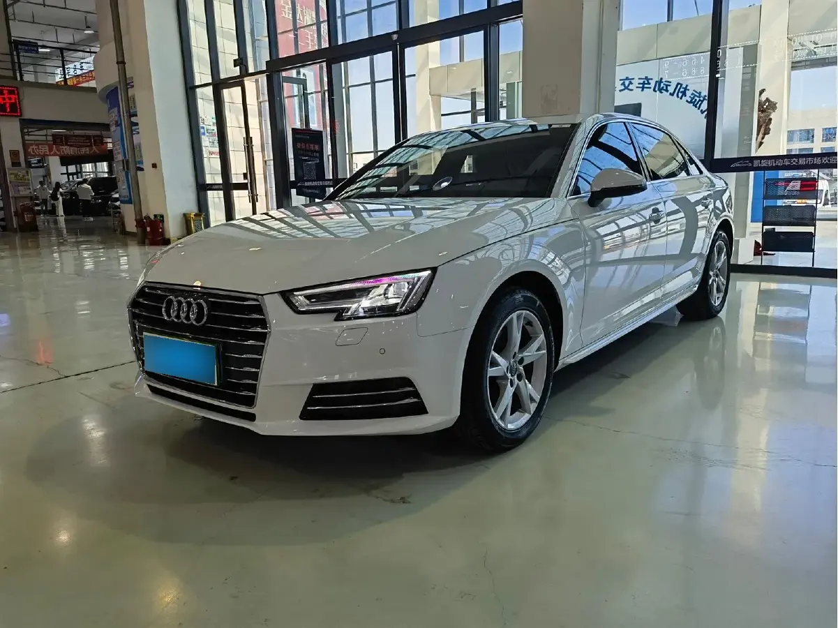 2018 Audi A4L 2.0T 190HP L4 7DCT