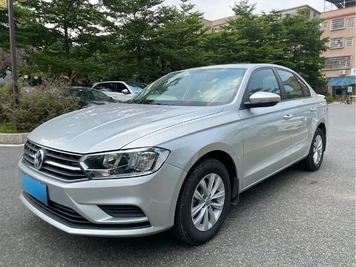 2016 Volkswagen Bora 1.6L 110HP L4 5MT