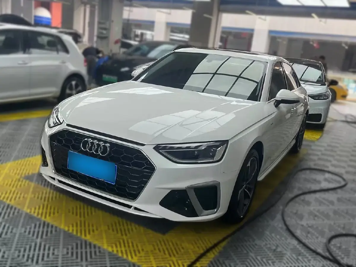 2020 Audi A4L 2.0T 190HP L4 7DCT