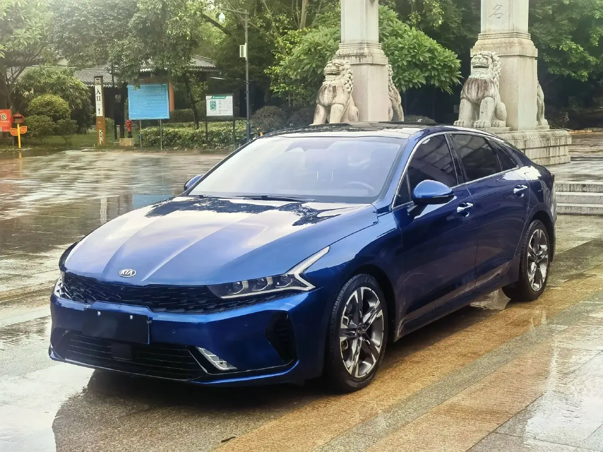 2020 Kia K5 2.0T 240HP L4 8AT