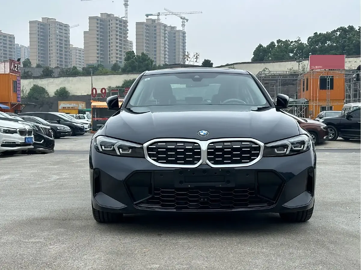 2024 BMW 3 Series 2.0T 184HP L4 8AT