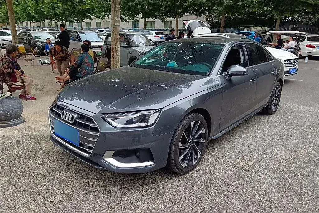 2022 Audi A4L 2.0T 190HP L4 7DCT