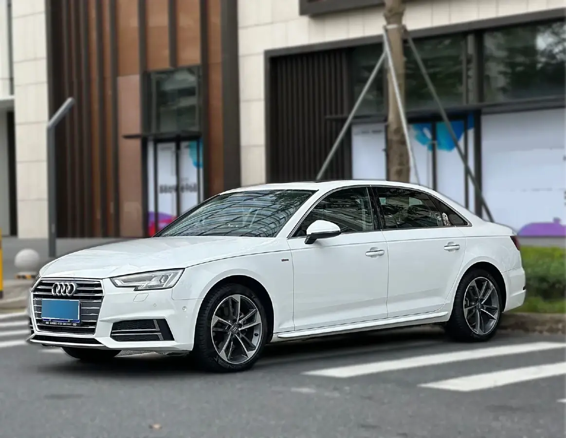 2018 Audi A4L 2.0T 190HP L4 7DCT