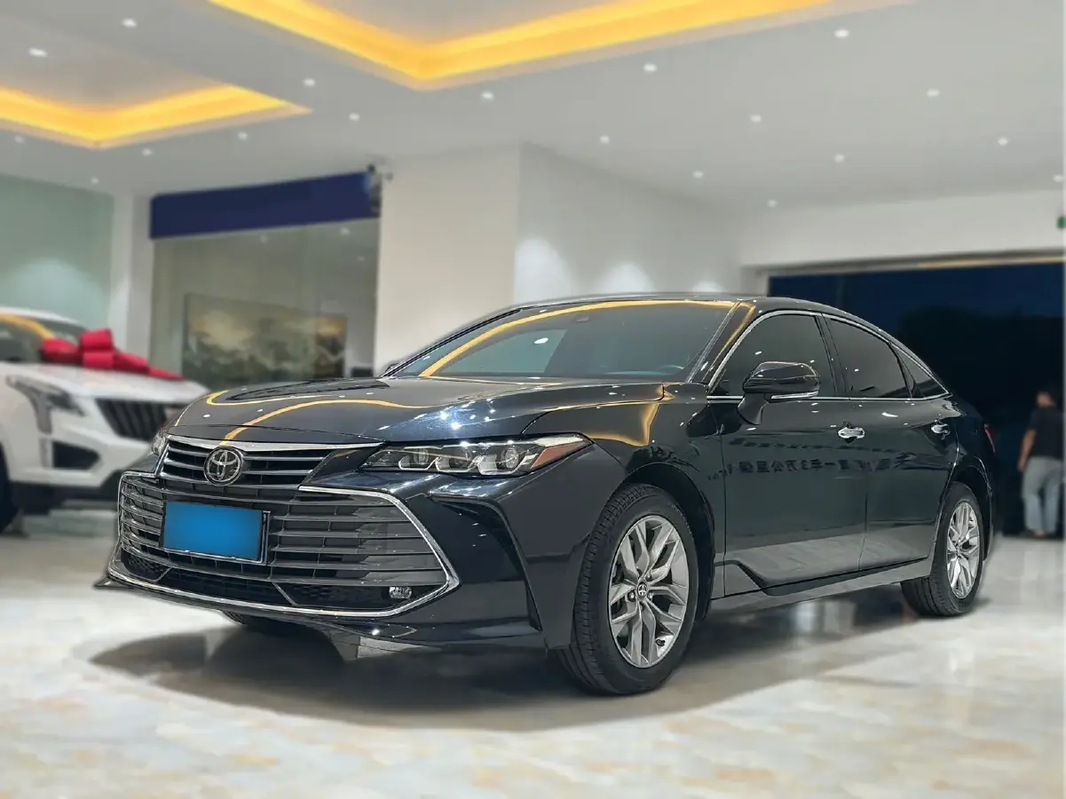 2022 Toyota Avalon 2.5L 178HP L4 E-CVT Hybrid