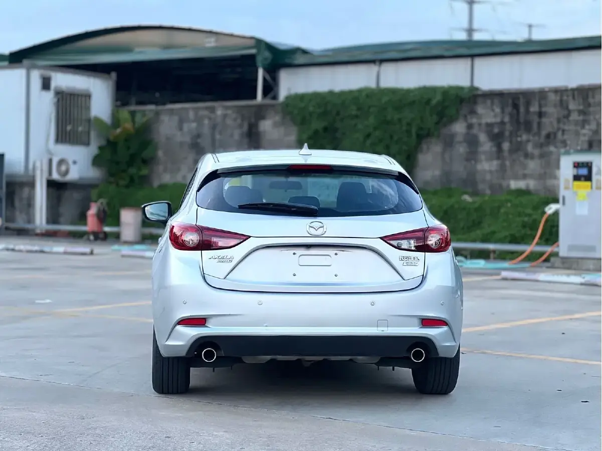 2017 Mazda 3 Axela 2.0L 158HP L4 6AT