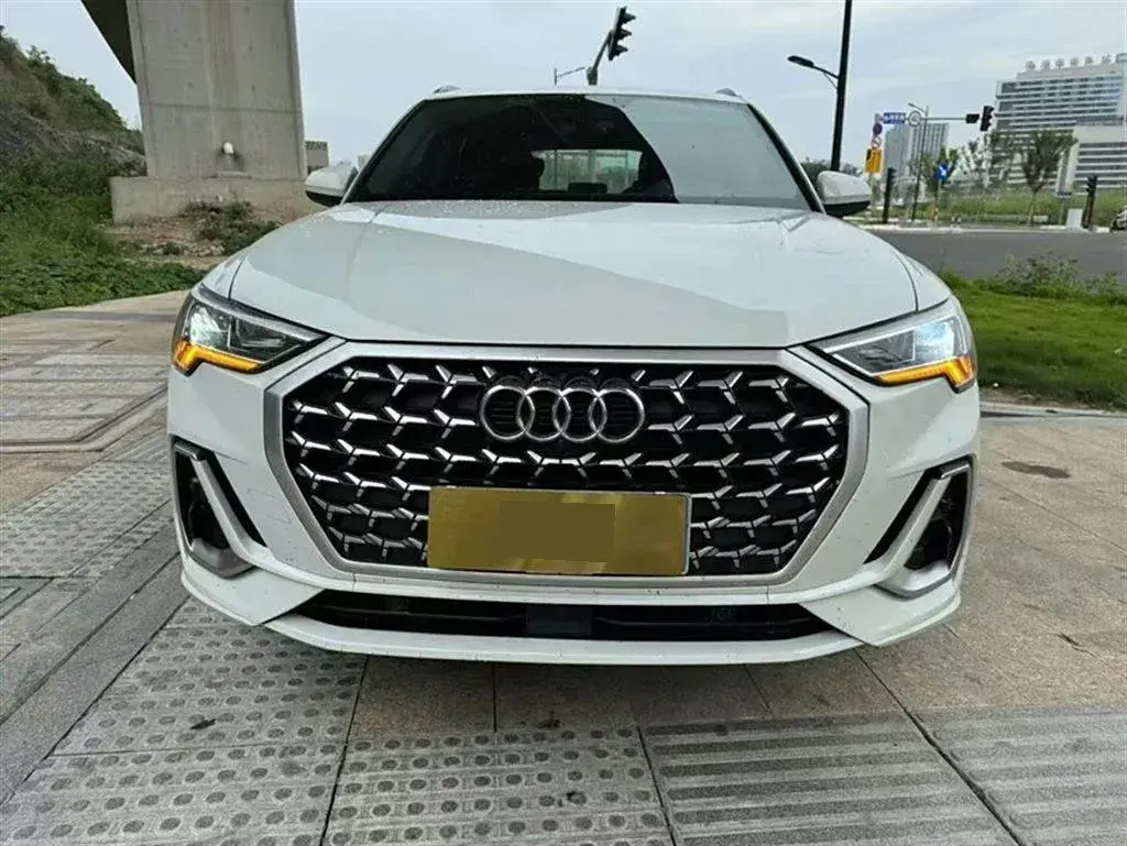 2024 Audi Q3 1.5T 160HP L4 7DCT