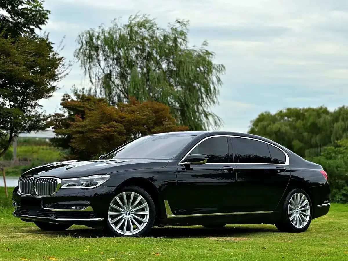 2016 BMW 7 Series 3.0T 326HP L6 8AT