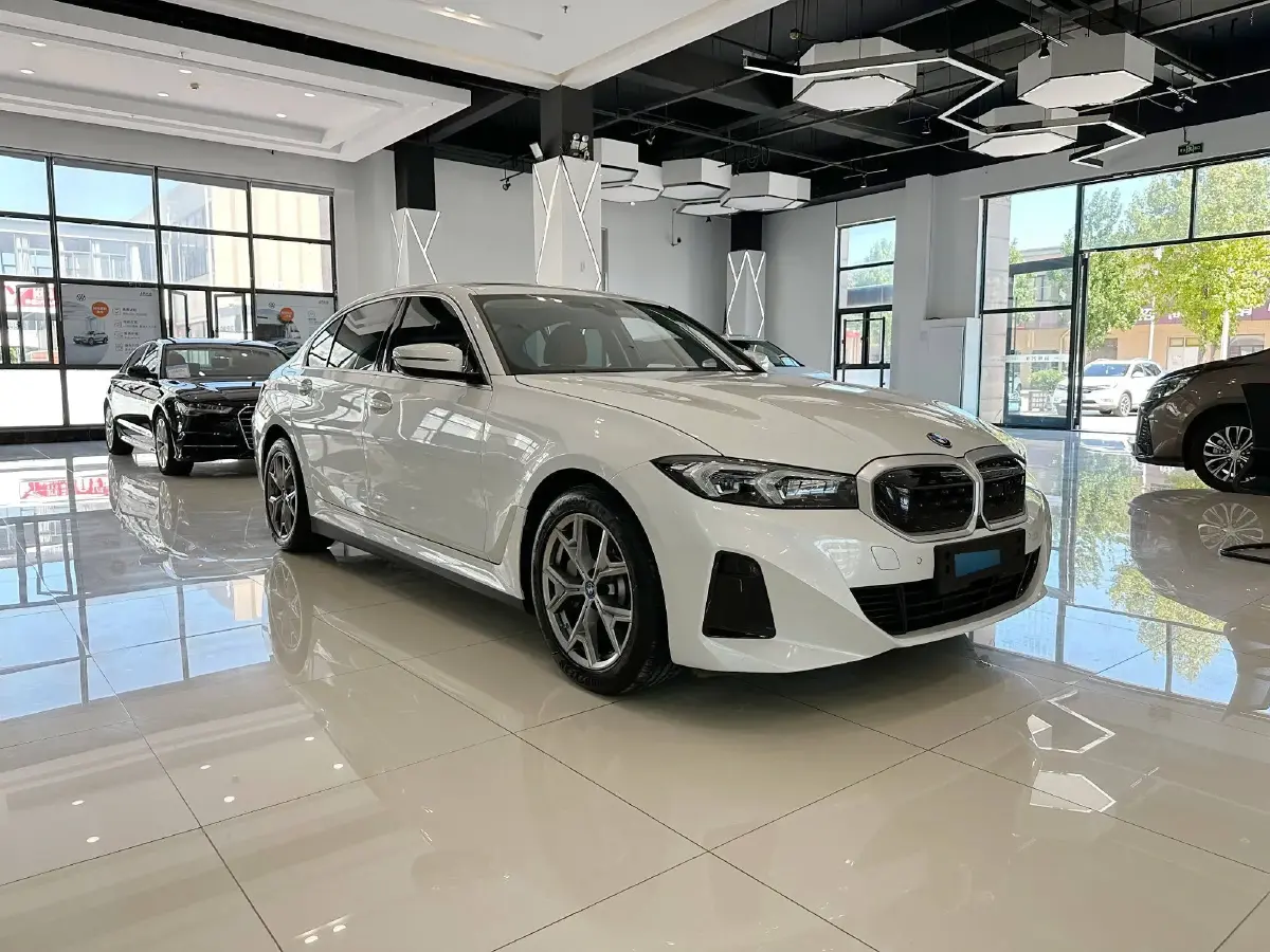 2024 BMW i3 BEV 70KWH