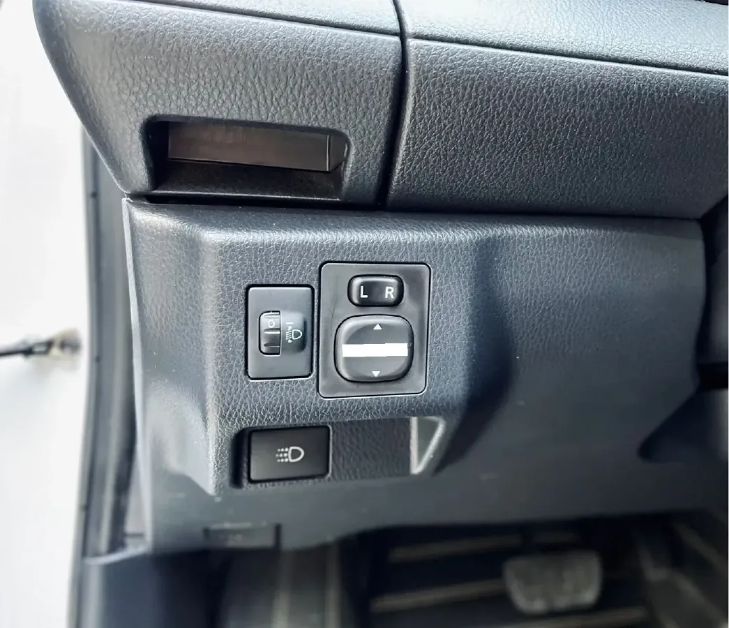 2016 Toyota Yaris L 1.5L 107HP L4 CVT,autocango,china used car exporter,china ev exporter,chinese used car exporter,chinese used ev exporter